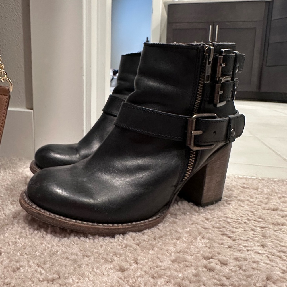 Women's Free Bird Black Ankle Boots size 6